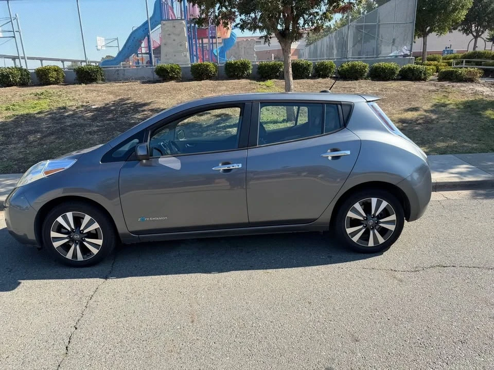 2016 Nissan Leaf - Image 2 of 7
