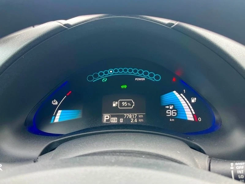 2016 Nissan Leaf - Image 13 of 19