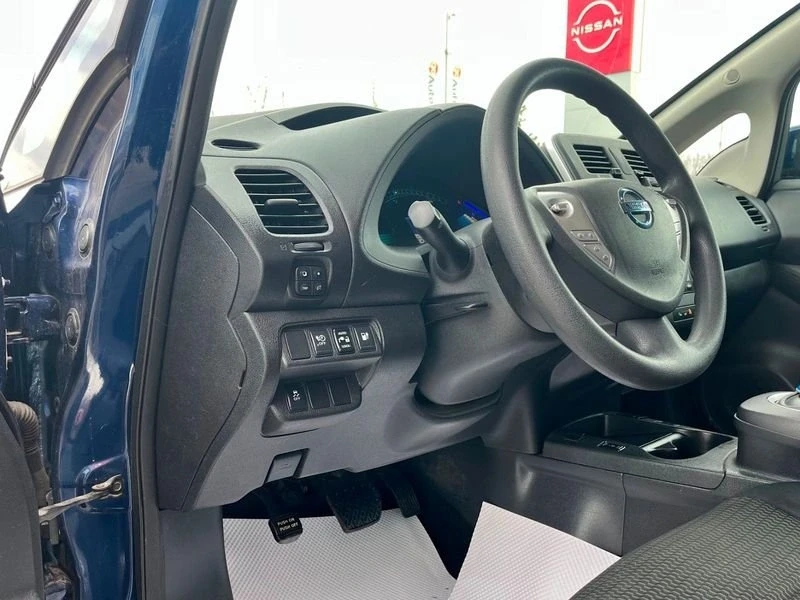 2016 Nissan Leaf - Image 11 of 19