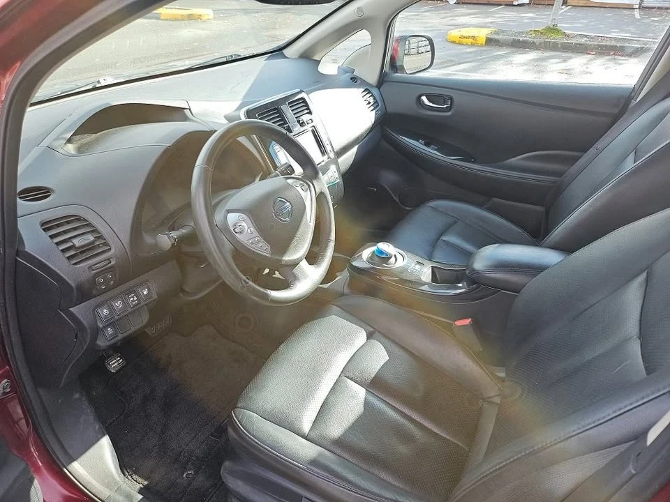2016 Nissan Leaf - Image 8 of 19