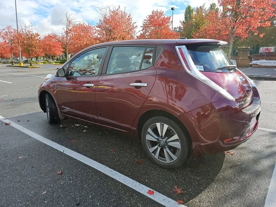 2016 Nissan Leaf - Image 5 of 19