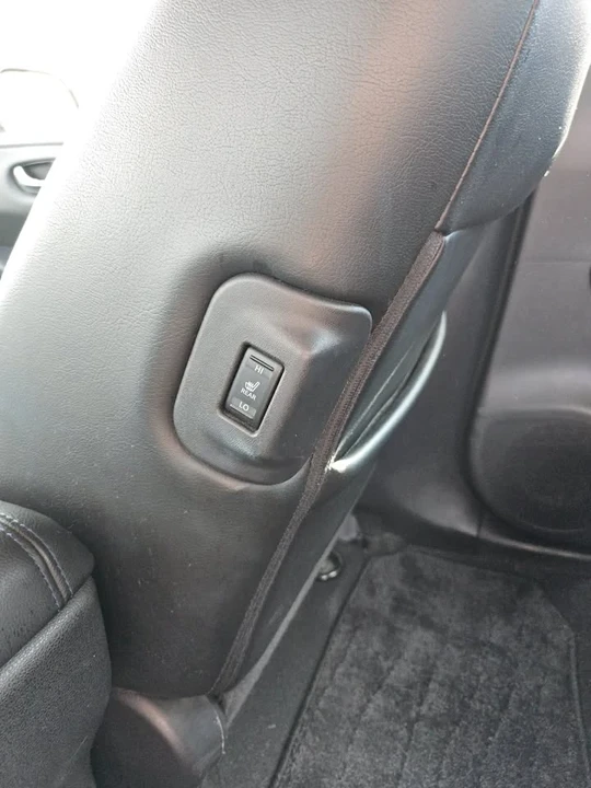 2016 Nissan Leaf - Image 13 of 19