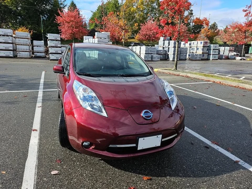 2016 Nissan Leaf - Image 2 of 19