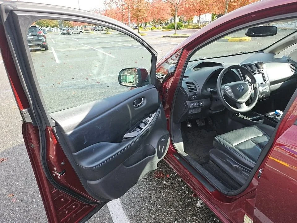 2016 Nissan Leaf - Image 7 of 19