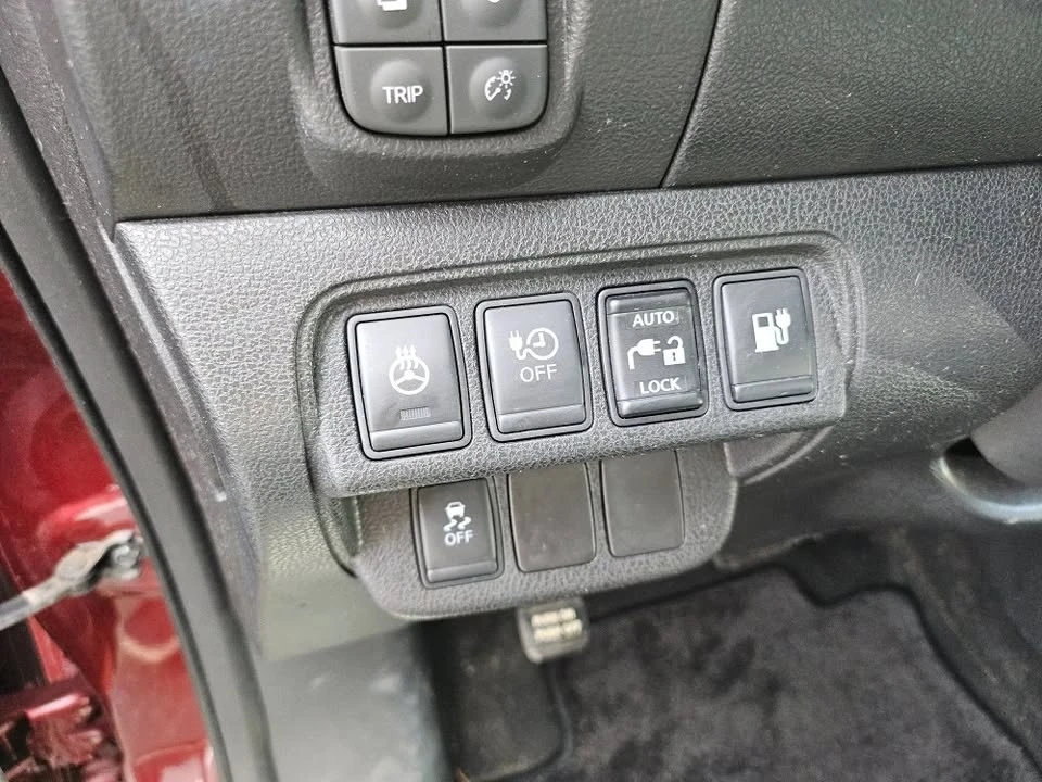 2016 Nissan Leaf - Image 9 of 19