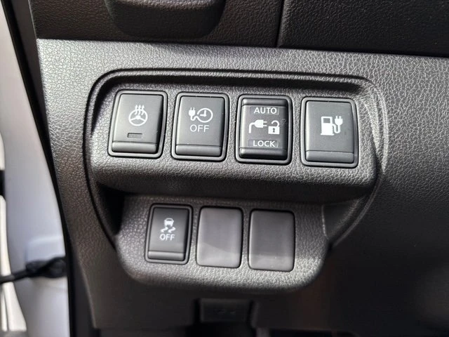 2016 Nissan Leaf - Image 15 of 20
