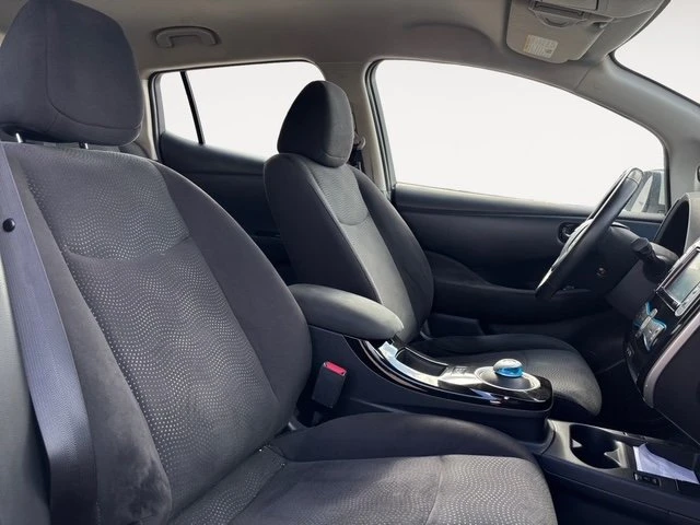2016 Nissan Leaf - Image 10 of 20