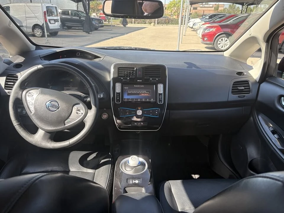 2016 Nissan Leaf - Image 15 of 20
