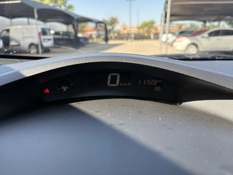 2016 Nissan Leaf - Image 16 of 20