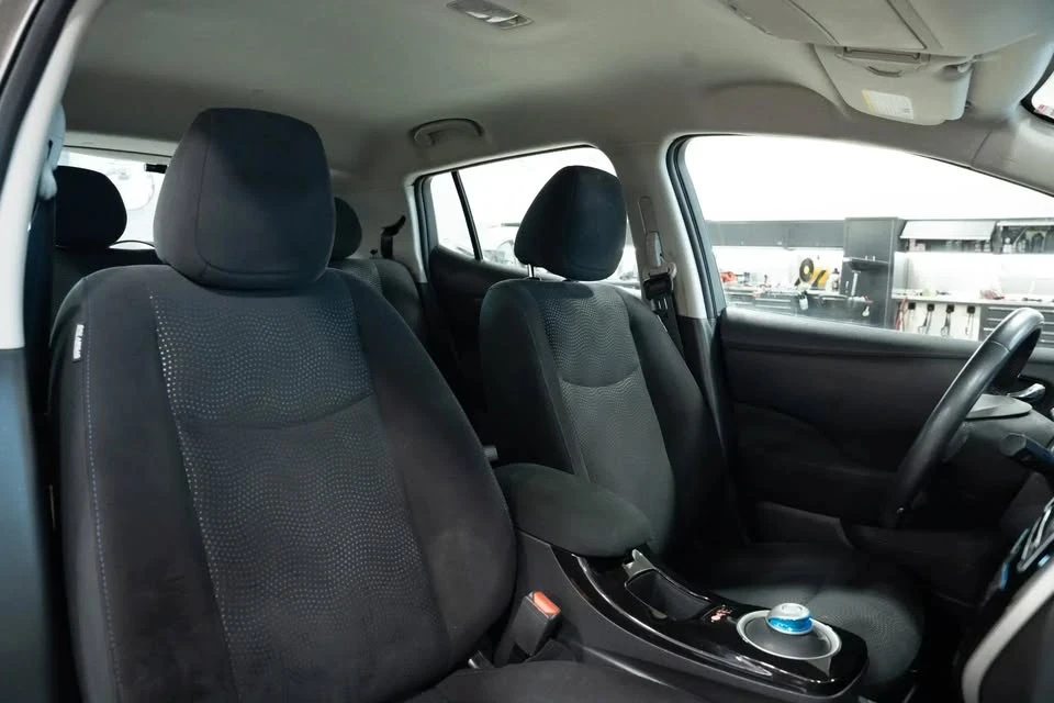 2016 Nissan Leaf - Image 11 of 13