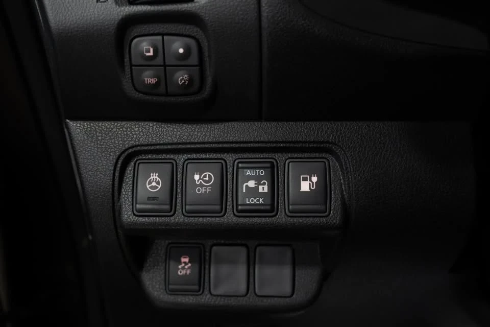 2016 Nissan Leaf - Image 7 of 13