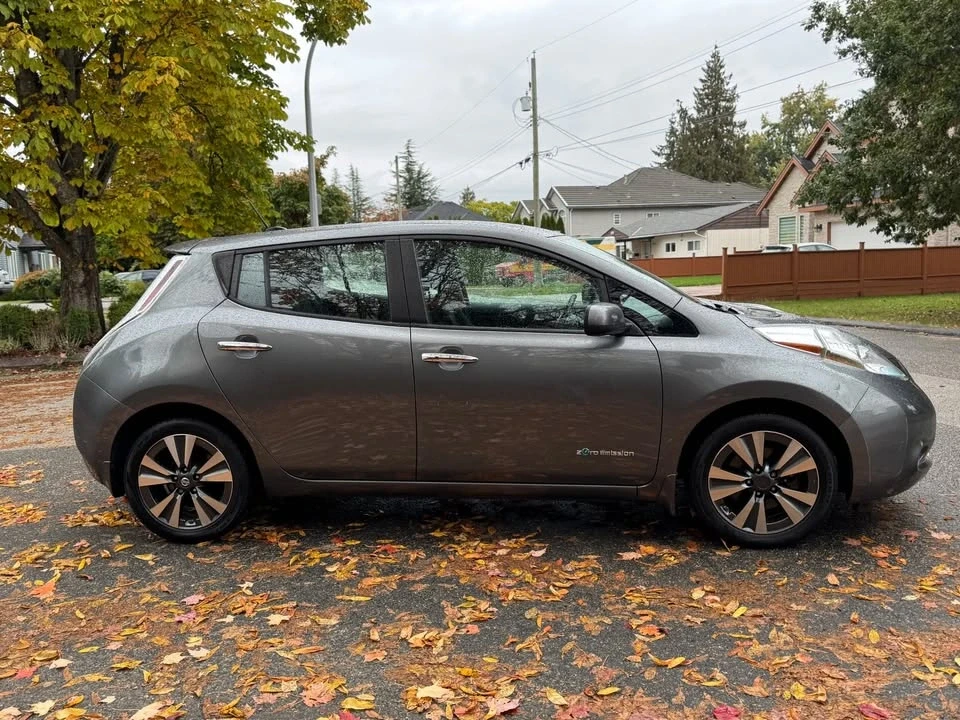 2016 Nissan Leaf - Image 7 of 17