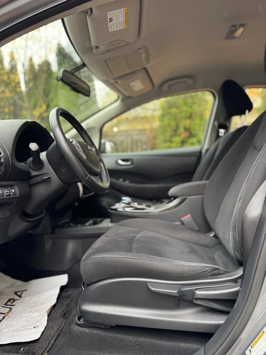 2016 Nissan Leaf - Image 10 of 17