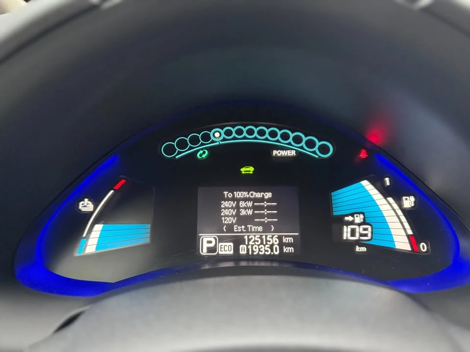 2016 Nissan Leaf - Image 12 of 17
