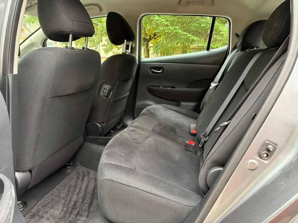 2016 Nissan Leaf - Image 17 of 20