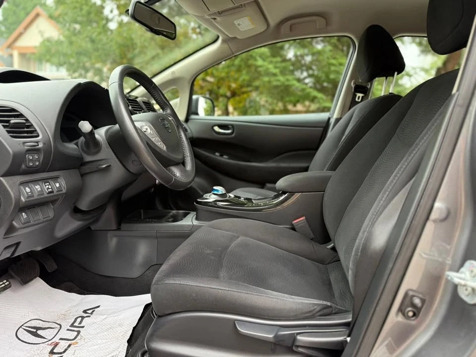 2016 Nissan Leaf - Image 8 of 20