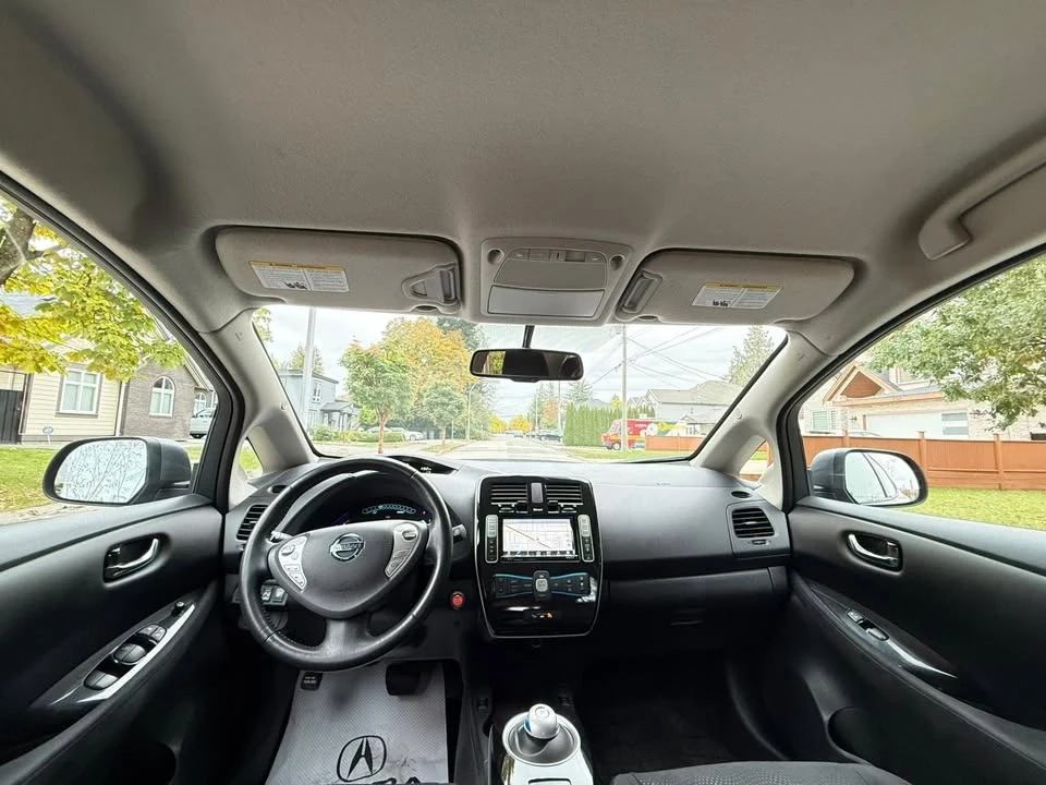 2016 Nissan Leaf - Image 18 of 20