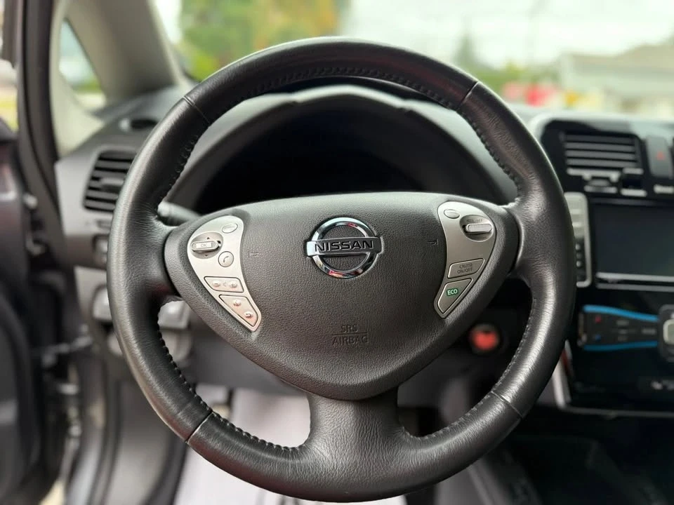 2016 Nissan Leaf - Image 9 of 20