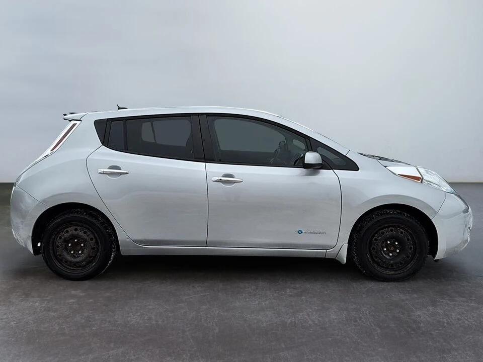 2016 Nissan Leaf - Image 10 of 20