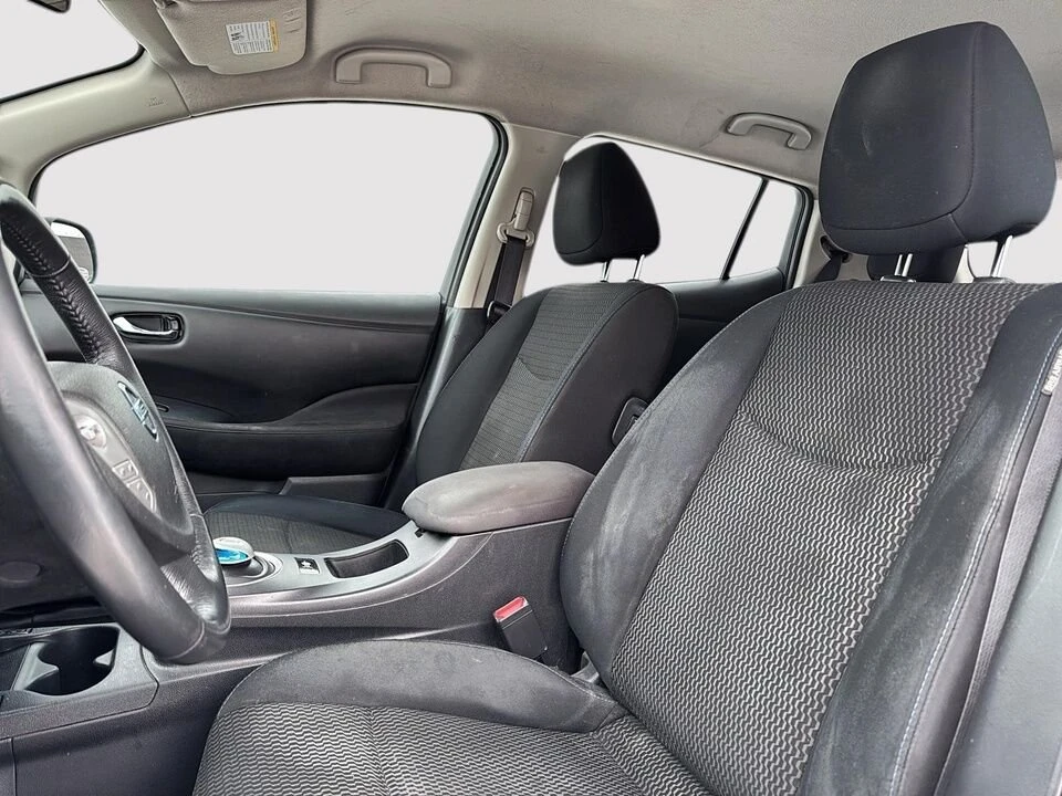 2016 Nissan Leaf - Image 15 of 20