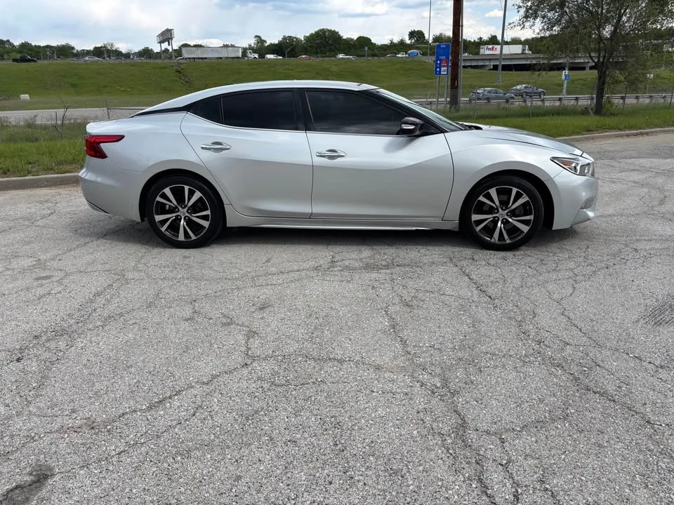 2016 Nissan Maxima 8th Gen - Image 4 of 17