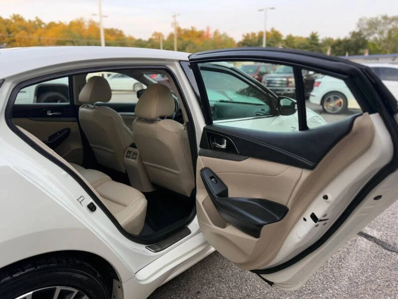 2016 Nissan Maxima 8th Gen - Image 16 of 19