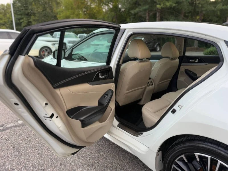 2016 Nissan Maxima 8th Gen - Image 15 of 19