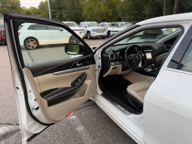 2016 Nissan Maxima 8th Gen - Image 13 of 19