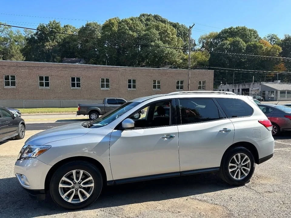 2016 Nissan Pathfinder 4th Gen - Image 4 of 14