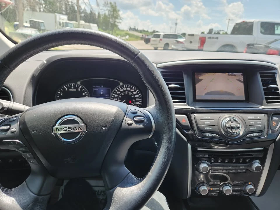 2016 Nissan Pathfinder 4th Gen - Image 11 of 17