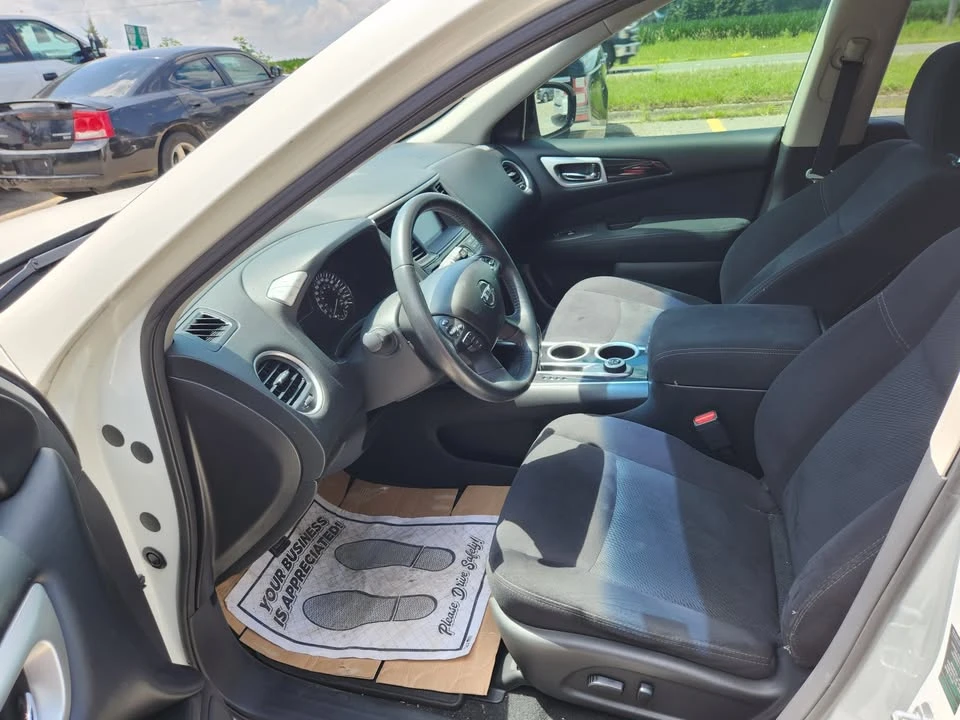 2016 Nissan Pathfinder 4th Gen - Image 10 of 17