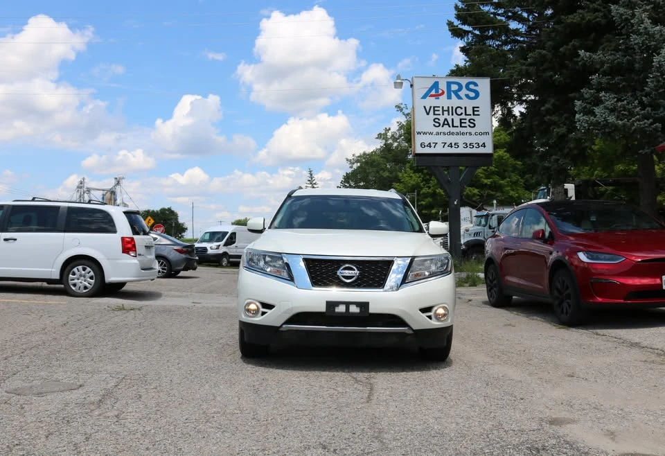 2016 Nissan Pathfinder 4th Gen - Image 2 of 17