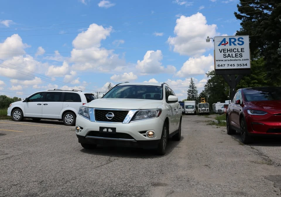 2016 Nissan Pathfinder 4th Gen - Image 3 of 17