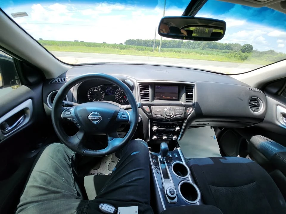 2016 Nissan Pathfinder 4th Gen - Image 13 of 17