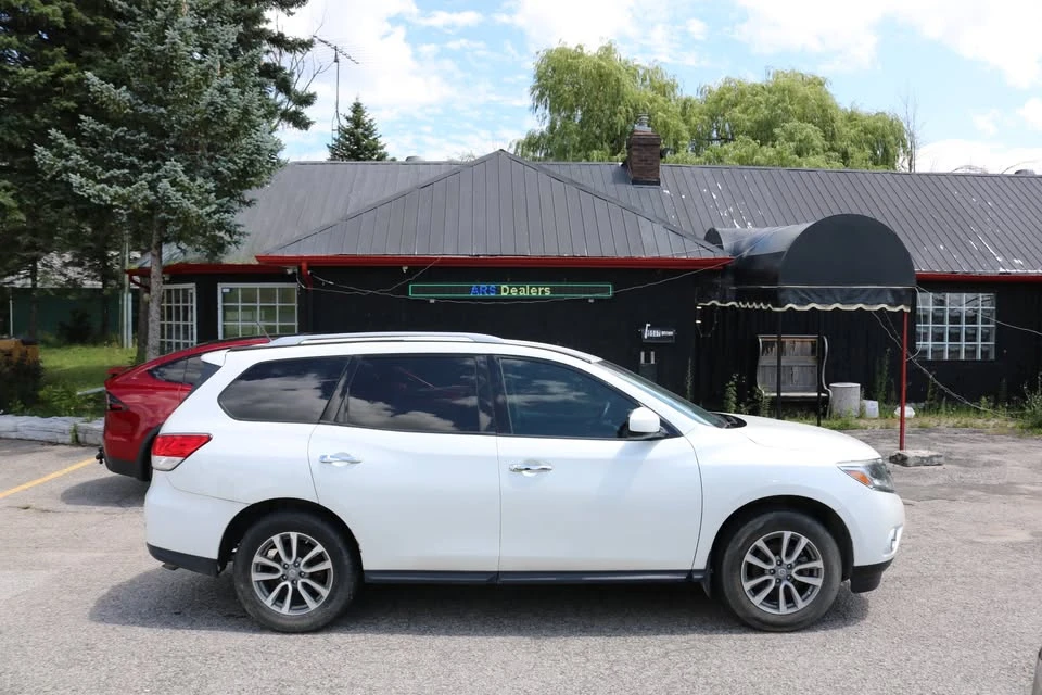 2016 Nissan Pathfinder 4th Gen - Image 4 of 17