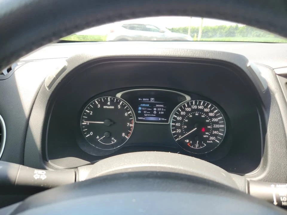 2016 Nissan Pathfinder 4th Gen - Image 12 of 17