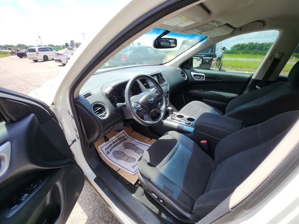 2016 Nissan Pathfinder 4th Gen - Image 9 of 17
