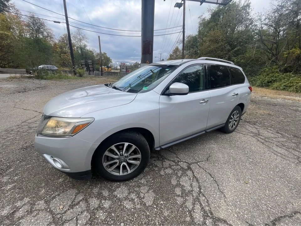 2016 Nissan Pathfinder 4th Gen - Image 5 of 8