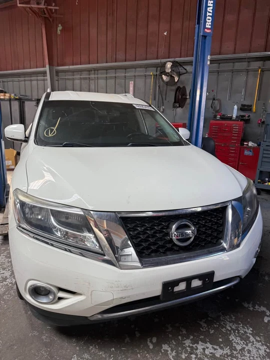 2016 Nissan Pathfinder 4th Gen - Image 3 of 9