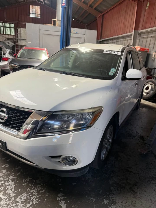 2016 Nissan Pathfinder 4th Gen - Image 4 of 9