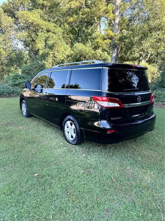 2016 Nissan Quest - Image 8 of 20