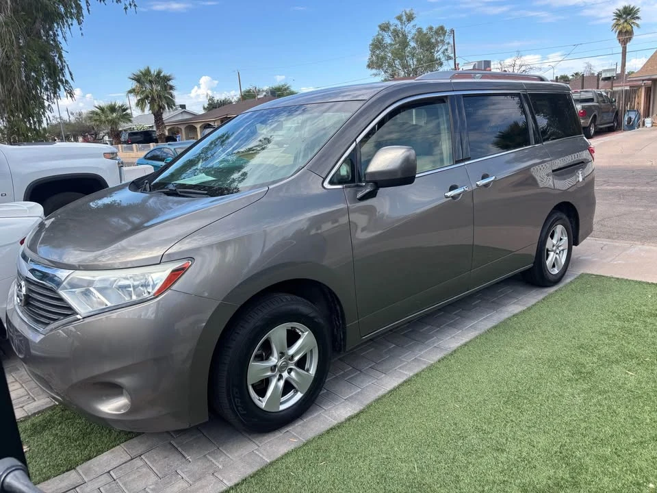 2016 Nissan Quest - Image 2 of 12