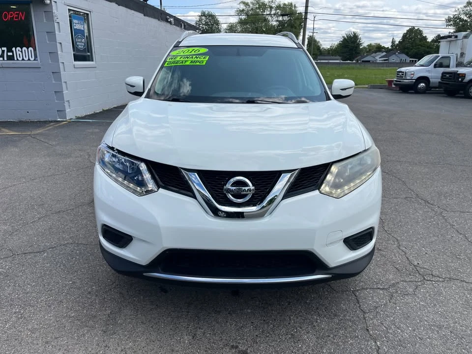 2016 Nissan Rogue - Image 3 of 11