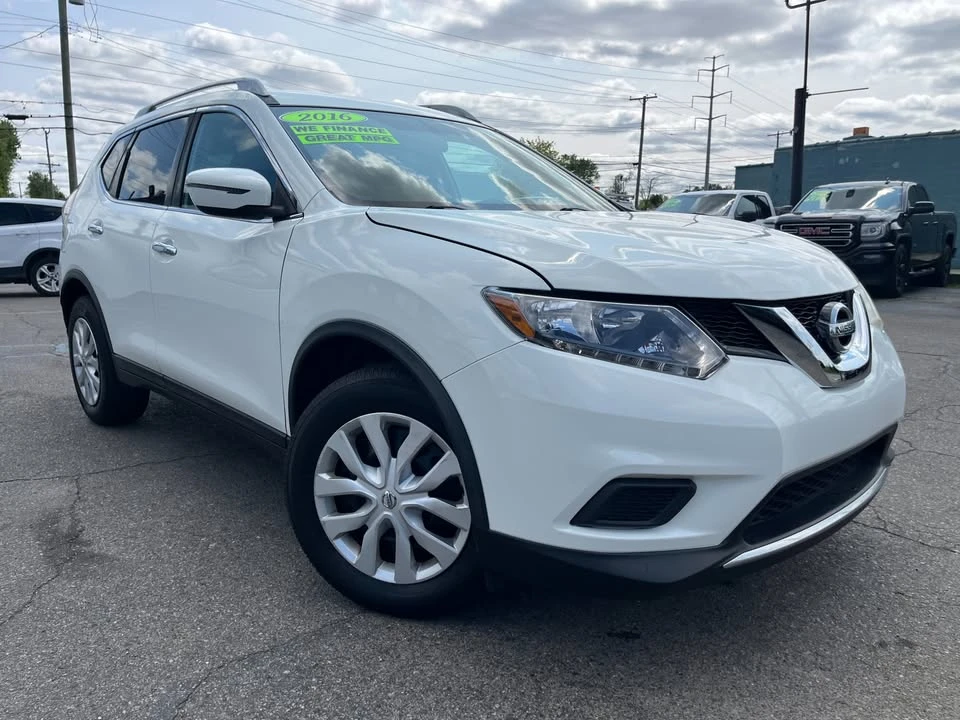2016 Nissan Rogue - Image 2 of 11