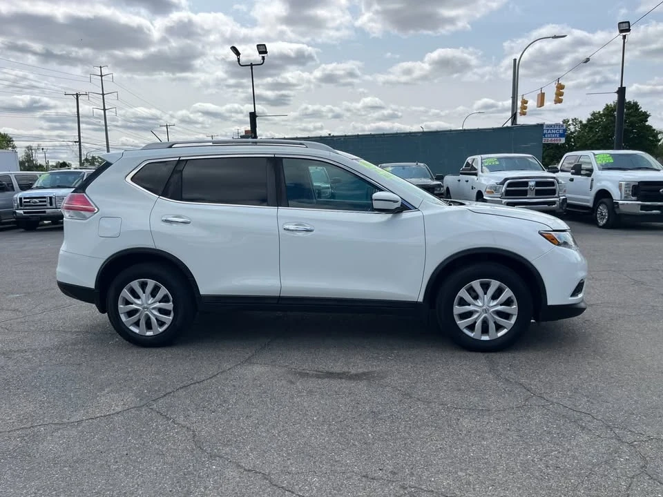 2016 Nissan Rogue - Image 4 of 13