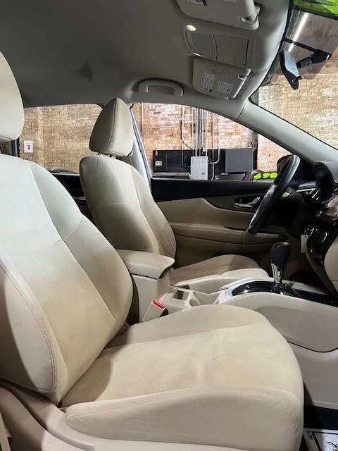 2016 Nissan Rogue - Image 9 of 11