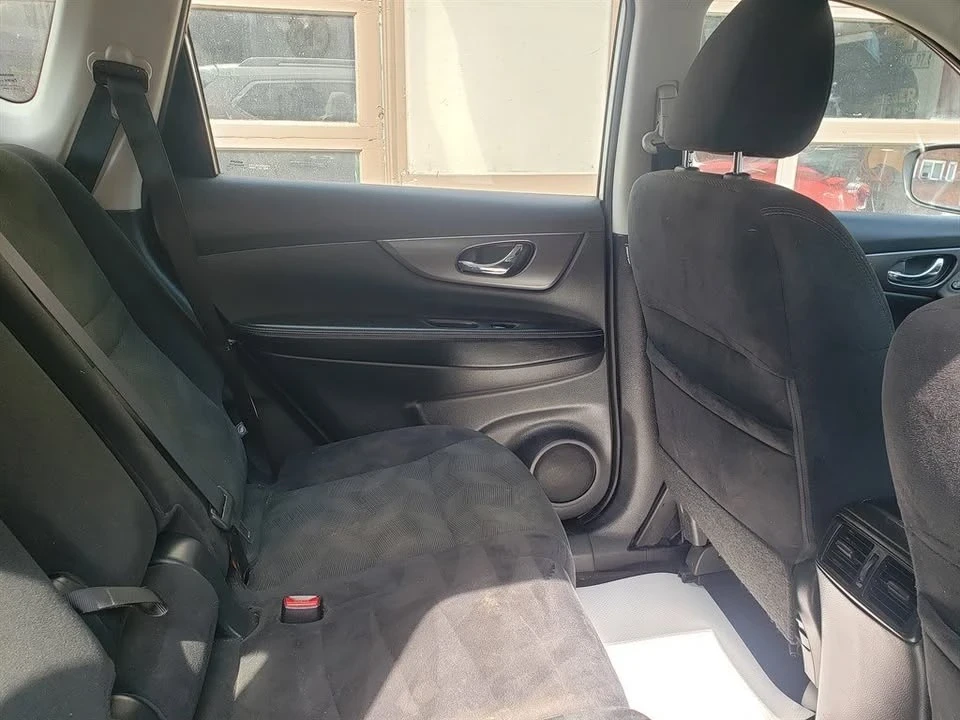2016 Nissan Rogue - Image 3 of 6