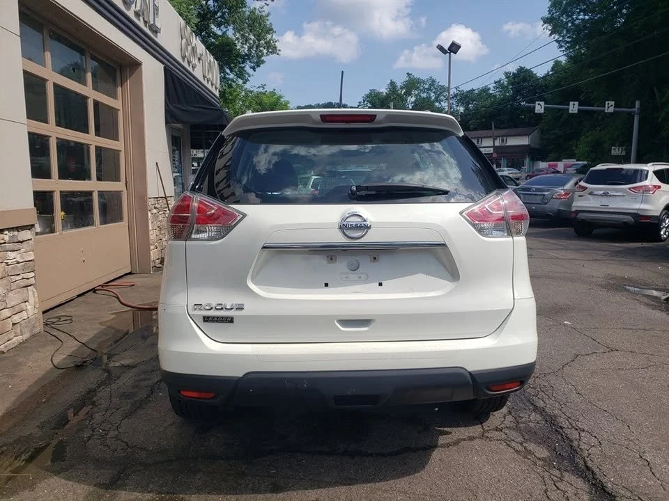 2016 Nissan Rogue - Image 4 of 6