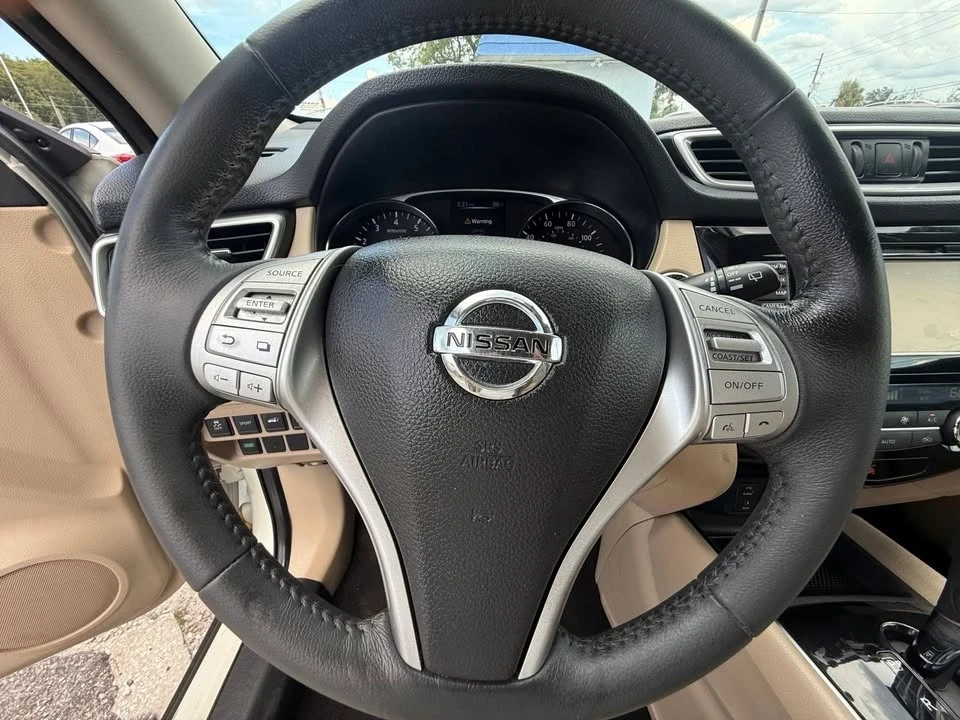 2016 Nissan Rogue - Image 11 of 20