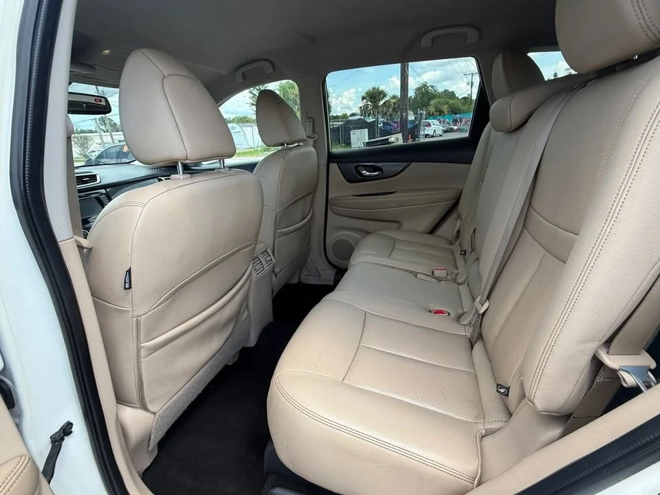 2016 Nissan Rogue - Image 14 of 20